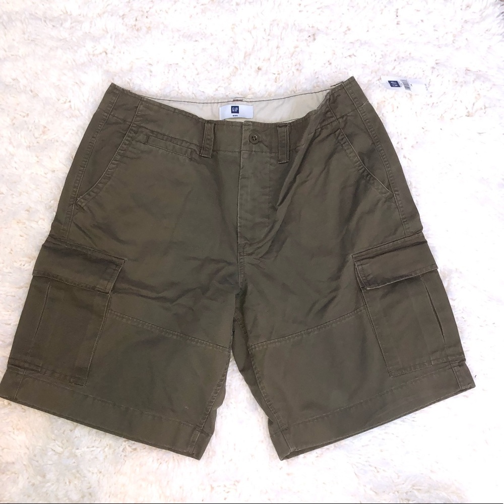 Men’s Old Navy cargo shorts